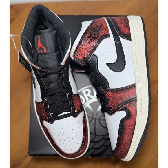 Air Jordan 1 Mid SE Wear-Away Chicago Mens Size 10 DV9565-006 New W/ Box - Picture 1 of 15